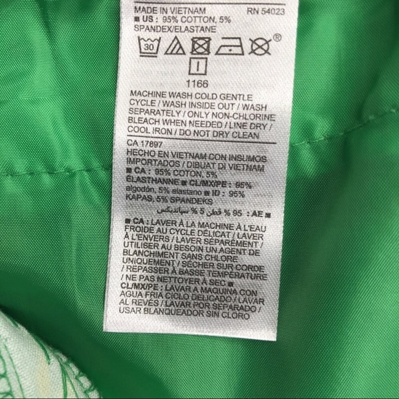 Old Navy Woman’s Green Floral Pixie Pants NWT - Picture 3 of 6